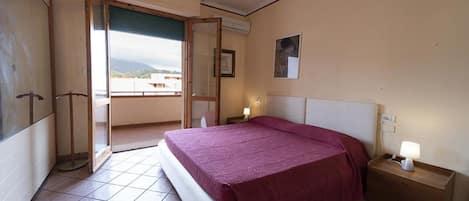 2 bedrooms, travel crib