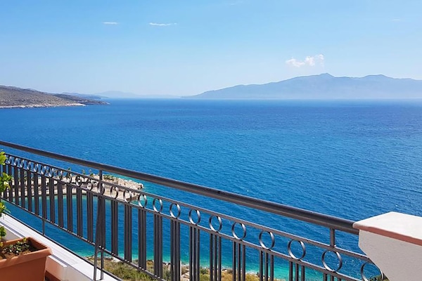 Deluxe Triple Room with Sea View | Balcony view