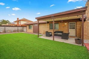 Terrace/patio - This spacious home has all you need with 2 primary suites, 2 guest bedrooms, and 3 bathrooms. There is no shortage of living space with a living room, 2 dining rooms, open floor plan w/fully-stocked kitchen, and onsite laundry. (El Paso)