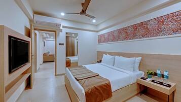 1 soveværelse, minibar, pengeskab på værelset, skrivebord