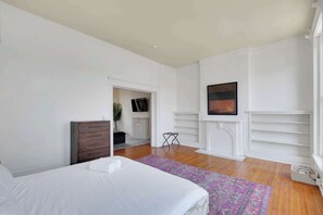 2 habitaciones, tabla de planchar con plancha, wifi y ropa de cama 