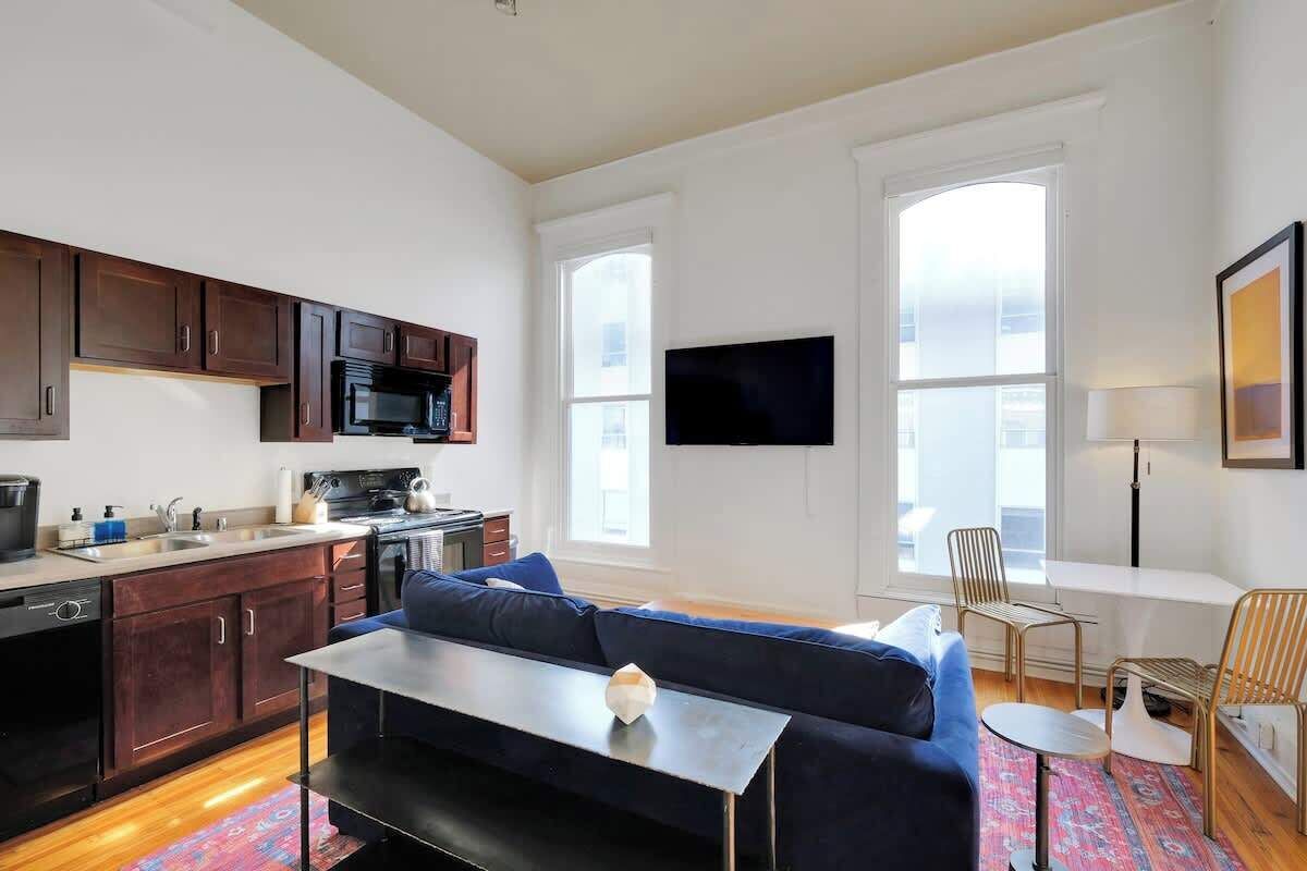 Televisión, oficina