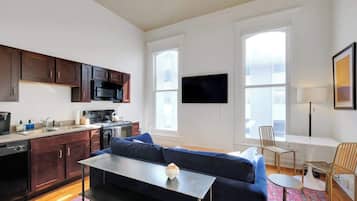 Televisión, oficina