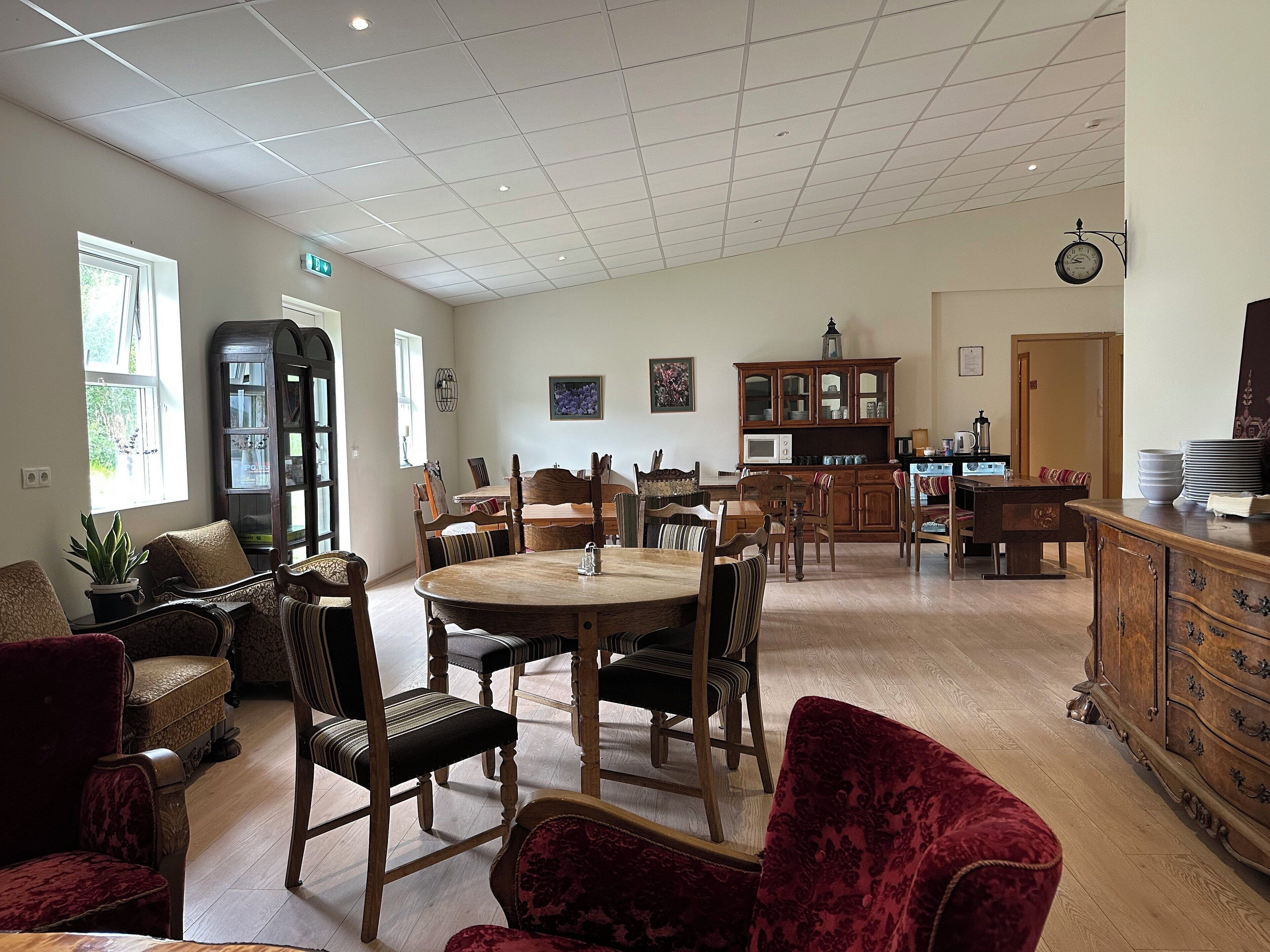 Free daily continental breakfast