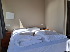 Superior-Dreibettzimmer, Annex | Schreibtisch, laptopgeeigneter Arbeitsplatz, kostenloses WLAN