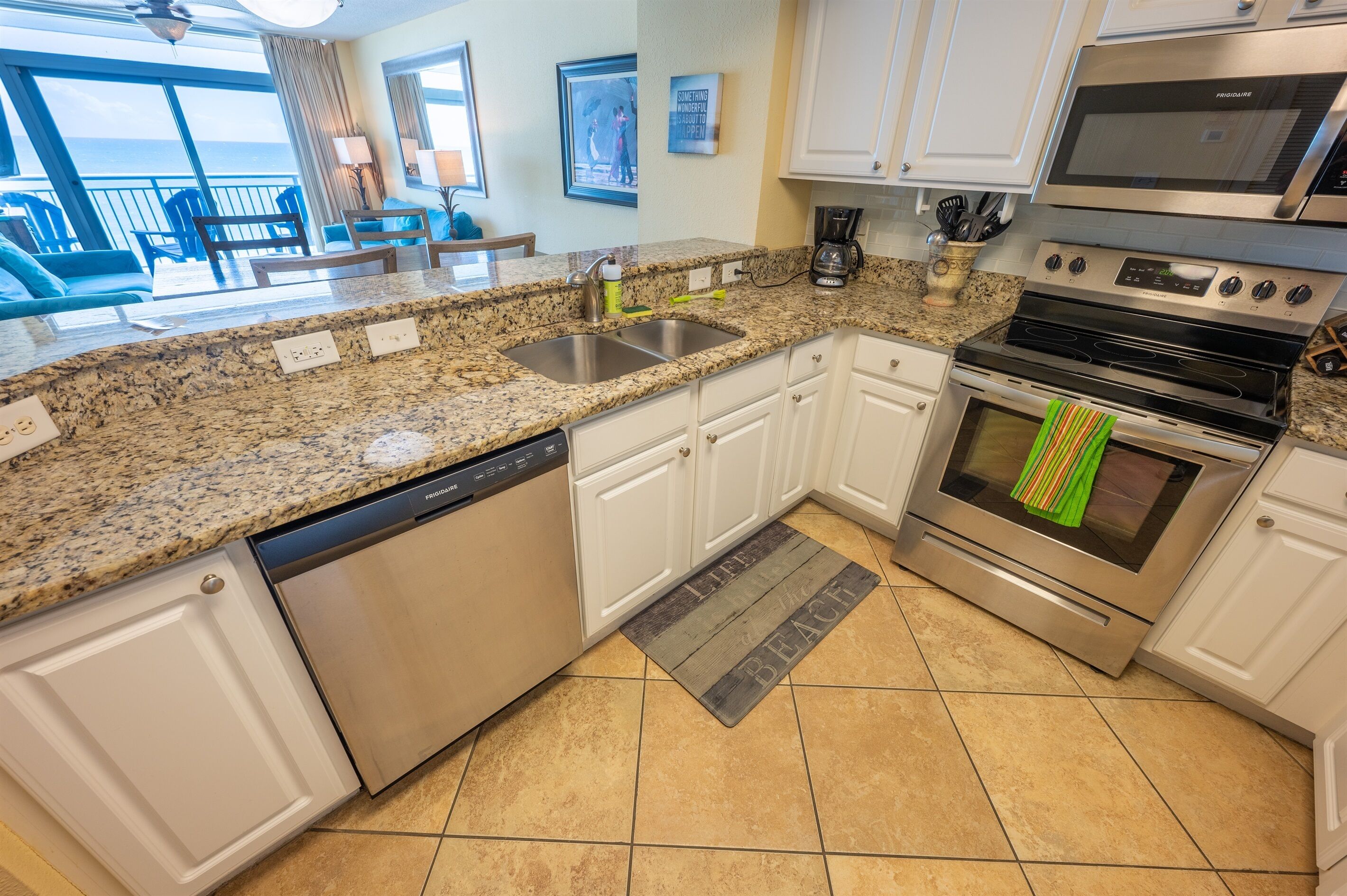 New, 3BR, Direct Oceanfront Views w/ Heated Pools!