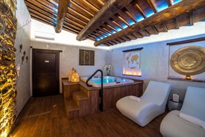 Tyrkisk bad/hammam, hot stone-massage, deep tissue-massage