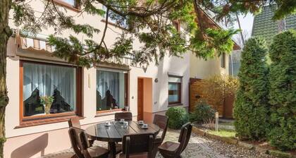 Sunny 4 | Comfortable House | Parking