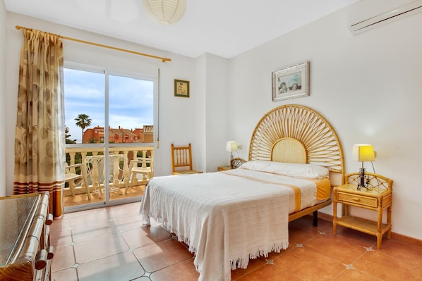 3 bedrooms, free WiFi, bed sheets