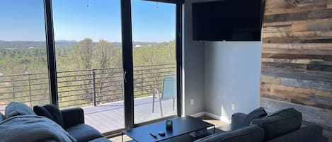 Smart TV, futbolito, estéreo