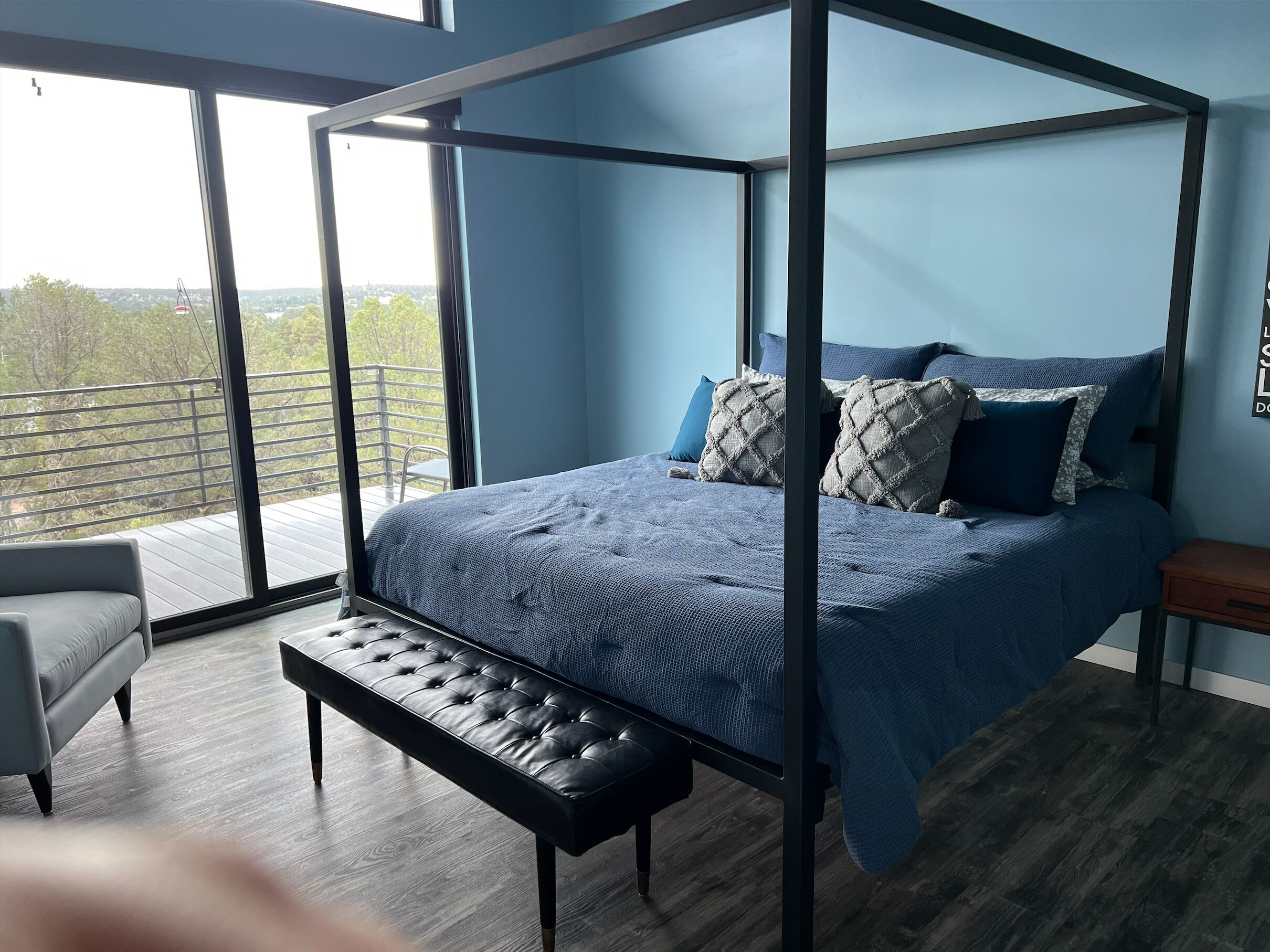 2 bed 2 bathroom house in the mountains with  great views,