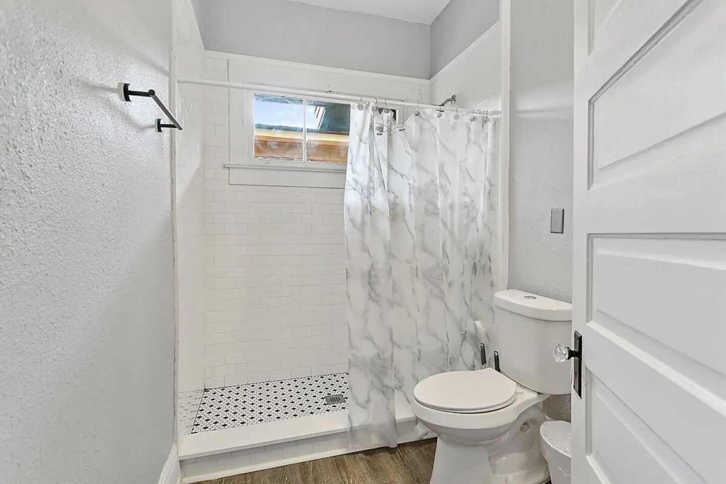 Cozy apartment in Springfield close to bars, parks, and restaurants