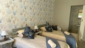 Unclassified image, 5 of 9, button - Room-cozy Crner, Home Away From Home, ne (Langebaan)