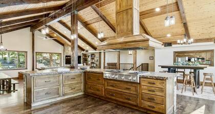 9BR Tahoe Villa, Hot Tub-Sauna-Gym-Game Room LX33