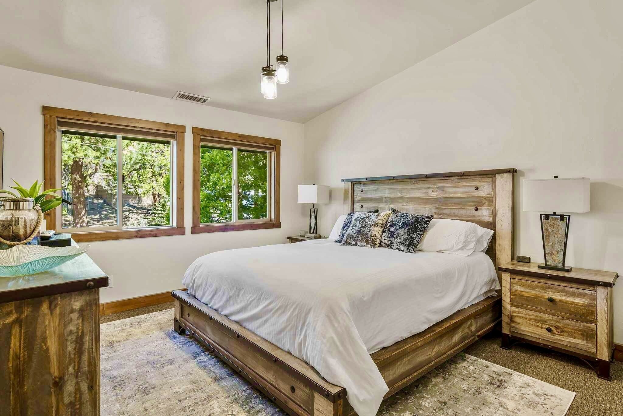 9 多间卧室、熨斗/熨衣板、WiFi、床单