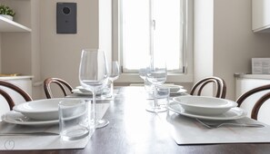 Lägenhet (1 Bedroom) | Restauranger