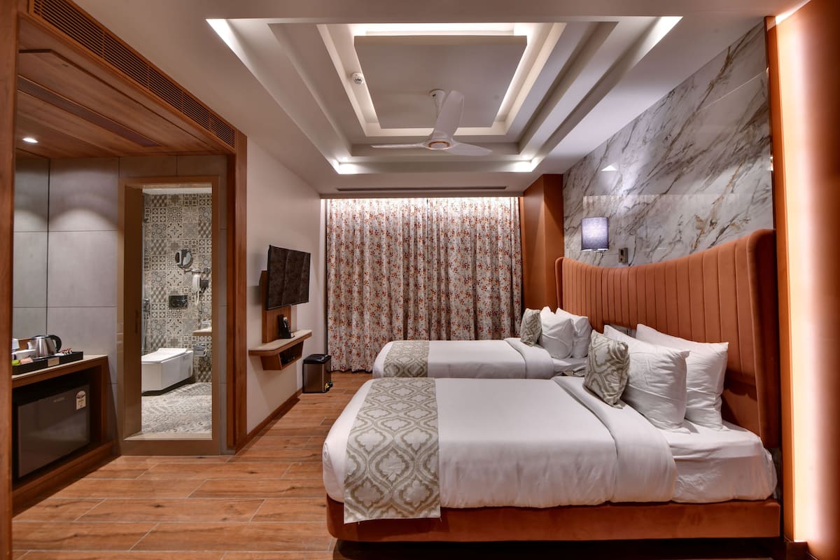 Winter Green Room -Twin Bed