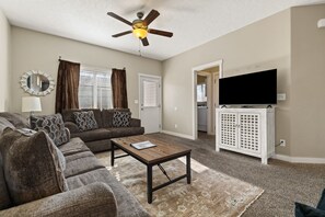 TV - Classy Home By The Village | Boise Town Square-59 (Boise)