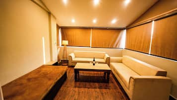 家庭房 | 羽绒被、记忆海绵床垫、笔记本电脑工作区、遮光窗帘