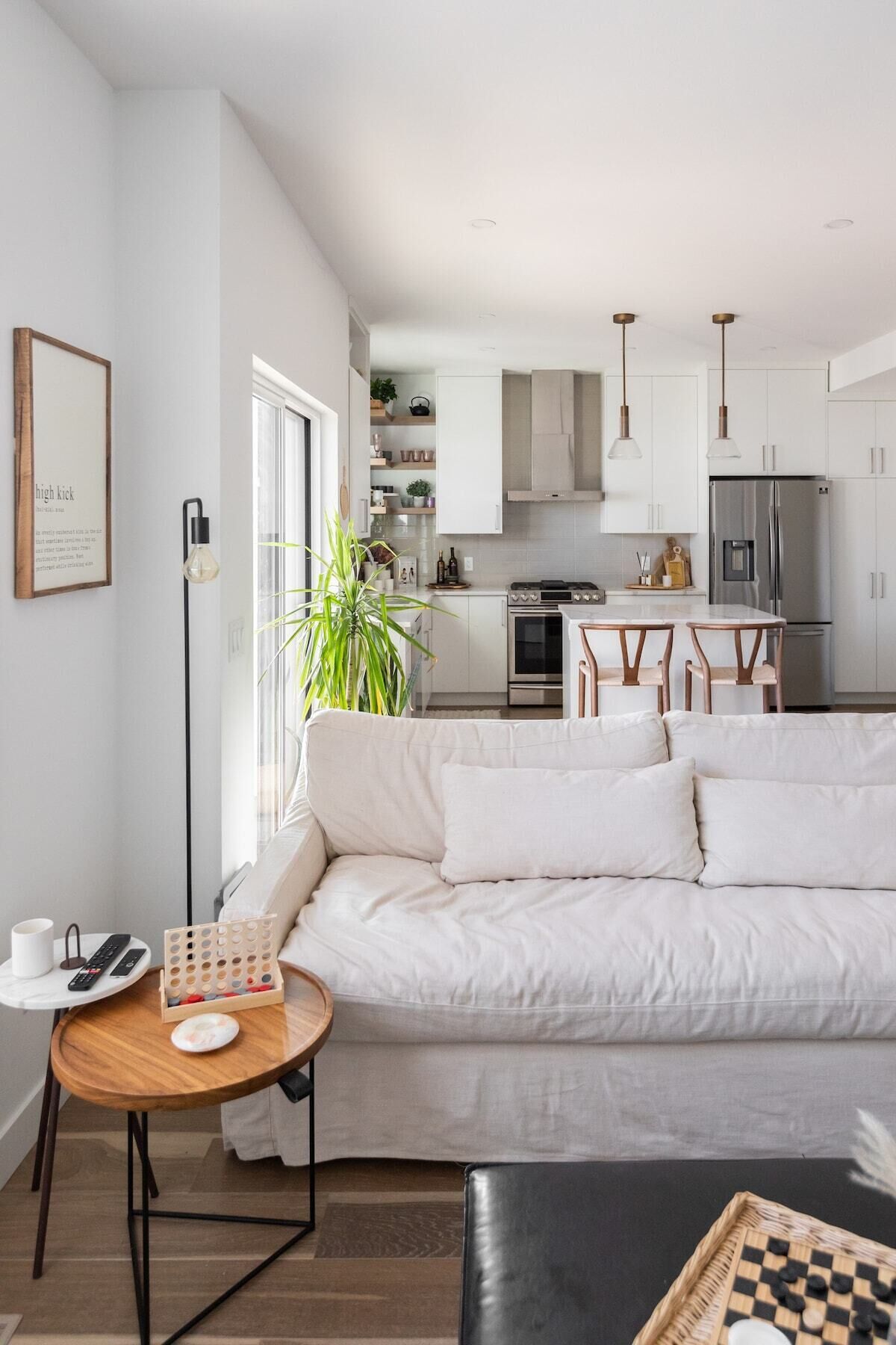 This house is a 2 bedroom(s), 2.5 bathrooms, located in Kelowna, BC.