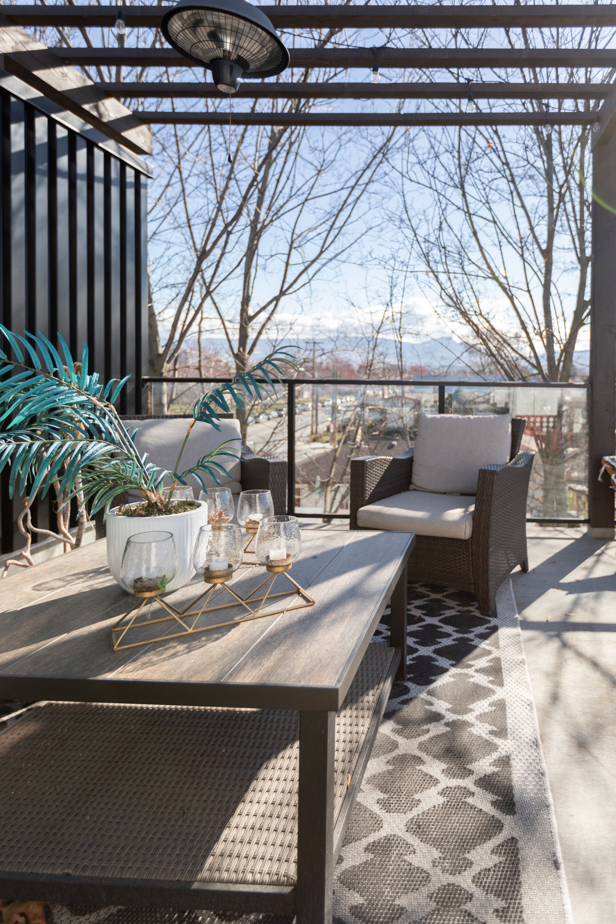 This house is a 2 bedroom(s), 2.5 bathrooms, located in Kelowna, BC.