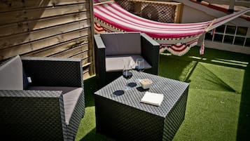 Luxe tweepersoonskamer, 1 queensize bed, uitzicht op stad | Terras