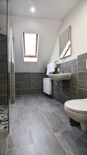 Doppia Comfort | Bagno | Doccia, asciugacapelli, asciugamani, sapone
