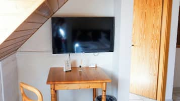 Classic Double Room | Living area