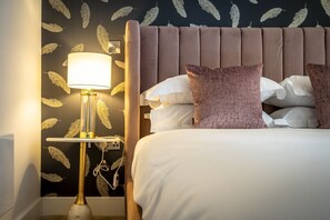 2 bedrooms, iron/ironing board, Internet