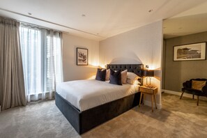 2 bedrooms, iron/ironing board, Internet - Apartment 107 - A premium stay that sleeps 4 guests  in 2 bedrooms (York)