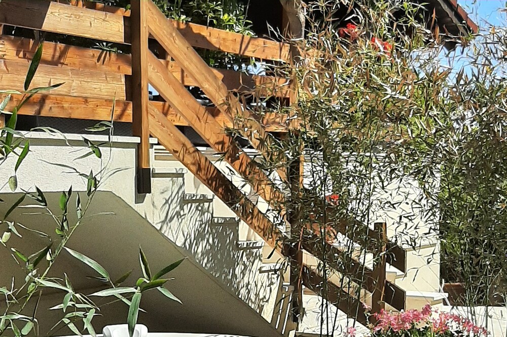 romantic villa with jacuzzi 5 minutes from the beach