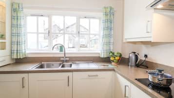 Fridge, dishwasher, electric kettle, toaster
