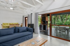 Superior Villa | Living area | 40-inch flat-screen TV with satellite channels, table tennis