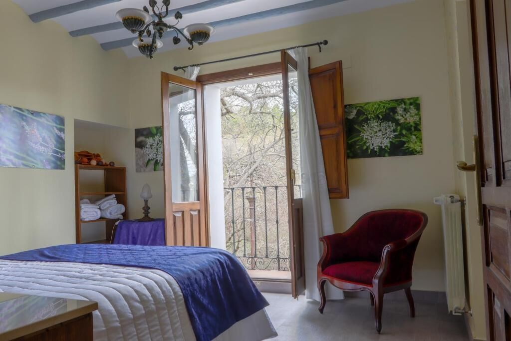 5 slaapkamers, een strijkplank/strijkijzer, reisbedje, gratis wifi