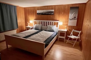 3 chambres, fer et planche à repasser, Wi-Fi, draps fournis