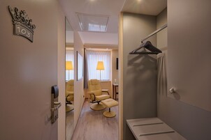 Comfort Single Room, 1 Bedroom | Hypo-allergenic bedding, in-room safe, desk, soundproofing