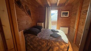 3 bedrooms, iron/ironing board, Internet