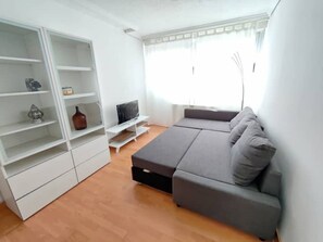 Smart TV, Netflix, streaming services - Cozy apartment in Madrid (Madrid)