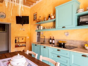 Fridge, oven, dishwasher, highchair