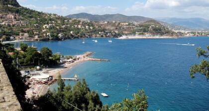 Roche Rouge by Interhome