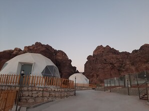 Exterior - The Rock Camp Petra (Wadi Musa)