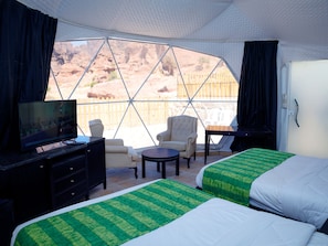 Minibar, free WiFi, bed sheets