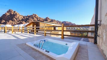 Suite, 1 habitación, bañera de hidromasaje | Minibar, wifi gratis, ropa de cama