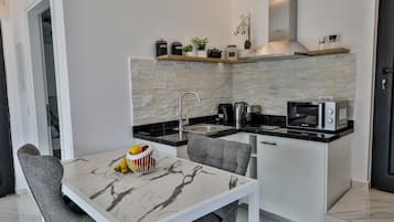 Premium One Bedroom Suite with Sea View & Outdoor Jetted Tub | Coin cuisine privé