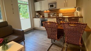 Interior - SELLIN-Wilhelmstraße, mod. apartment in top location, 200 m to the beach / pier, terrace (Sellin)