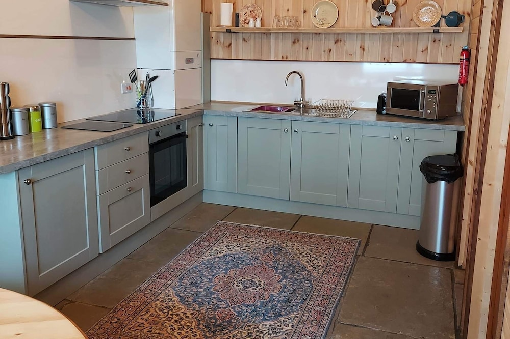 Spacious Self Catering Accommodation Near Hayonwye