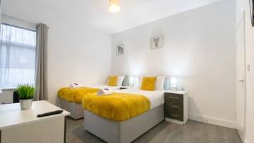 3 bedrooms, iron/ironing board, free WiFi, bed sheets