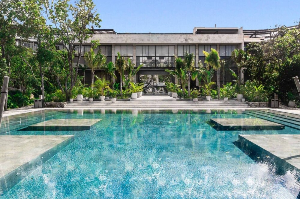 Great Located 1br Apartment Gym Pool In Pdc