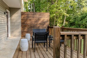 Terrace/patio - The Dolly- 1/2 mi from Covington Square (Covington)