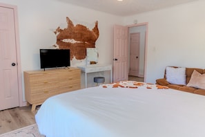 2 bedrooms, iron/ironing board, free WiFi, bed sheets
